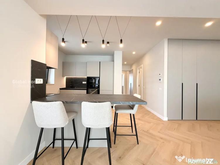 Apartament cu 4 camere decomandat în Pipera