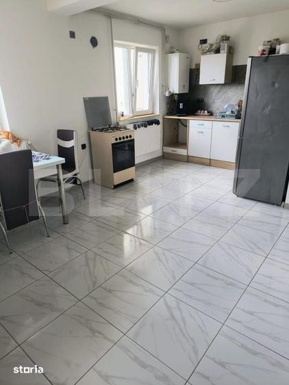 Apartament cu 3 camere semidecomandat în Central