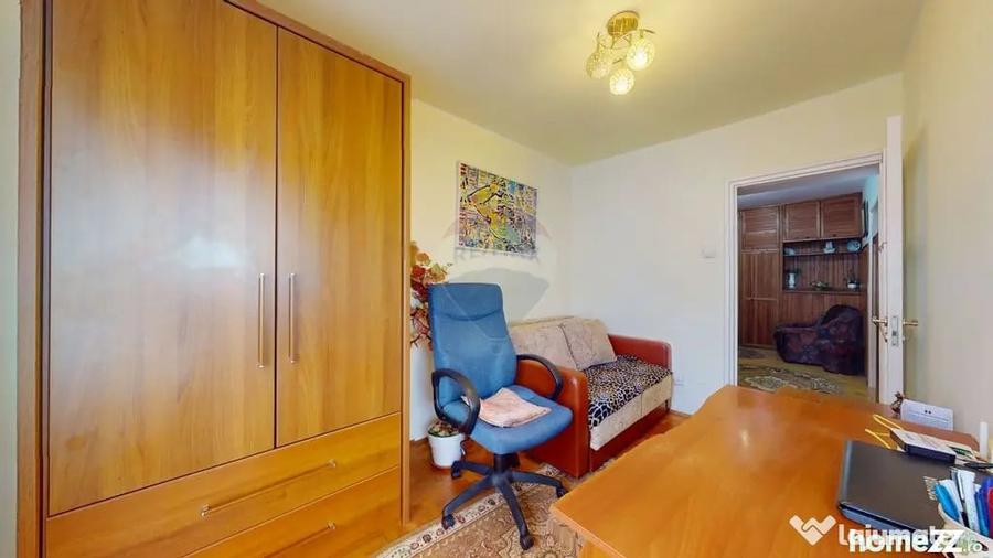 Apartament cu 3 camere decomandat în Eroilor