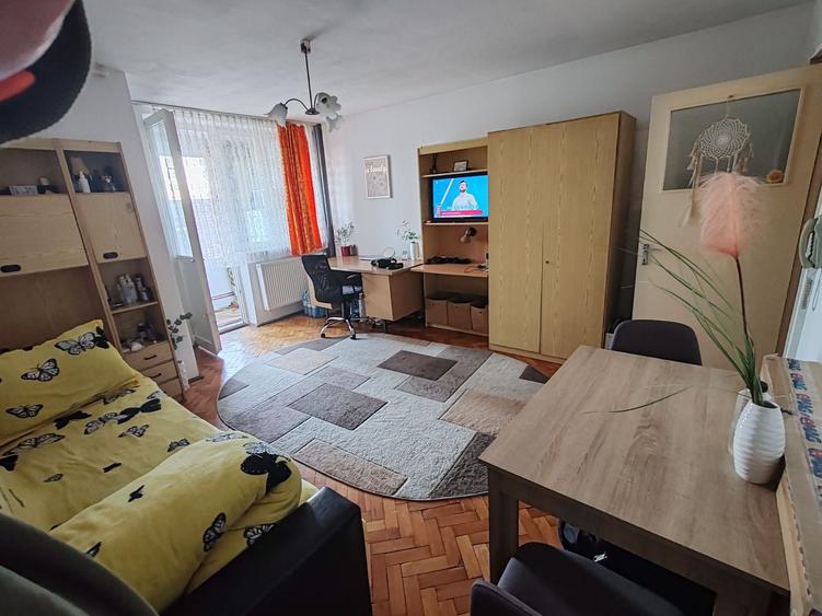 Garsonieră semidecomandată în Take Ionescu