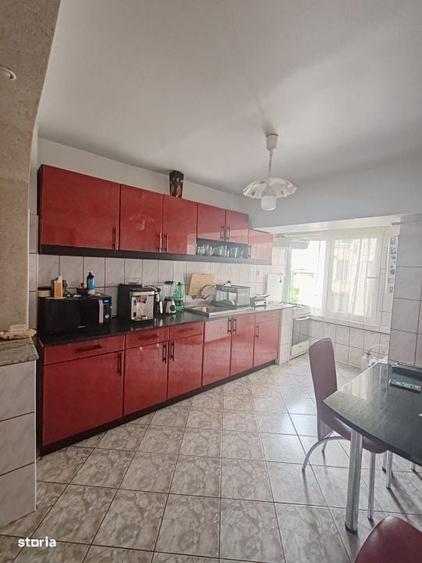 Apartament cu 4 camere decomandat în Central