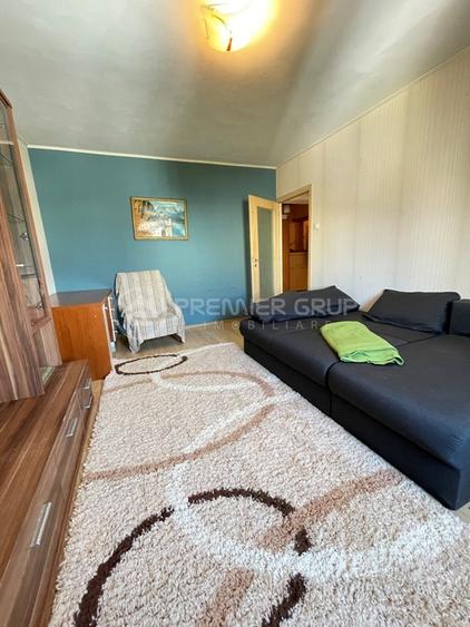 Apartament cu 3 camere decomandat în Dacia