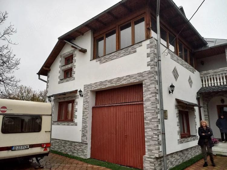 Casă cu 6 camere cu Teren 900 Mp în Pucioasa