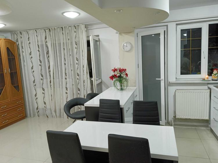 Apartament cu 3 camere decomandat în Nord