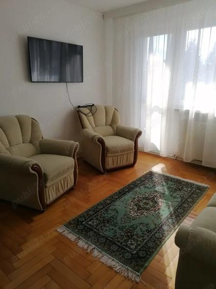 Apartament cu 3 camere semidecomandat în Gemenii