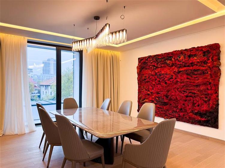 Apartament cu 4 camere decomandat, mobilat în Kiseleff