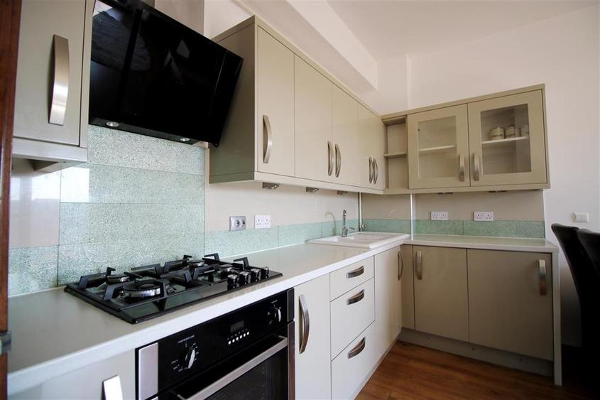 Apartament cu 2 camere decomandat în Gară