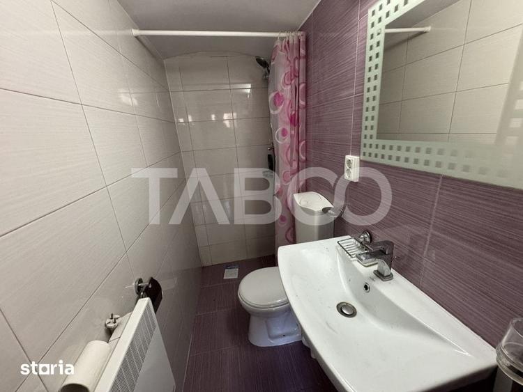 Casă cu 5 camere cu Teren 250 Mp în Lazaret
