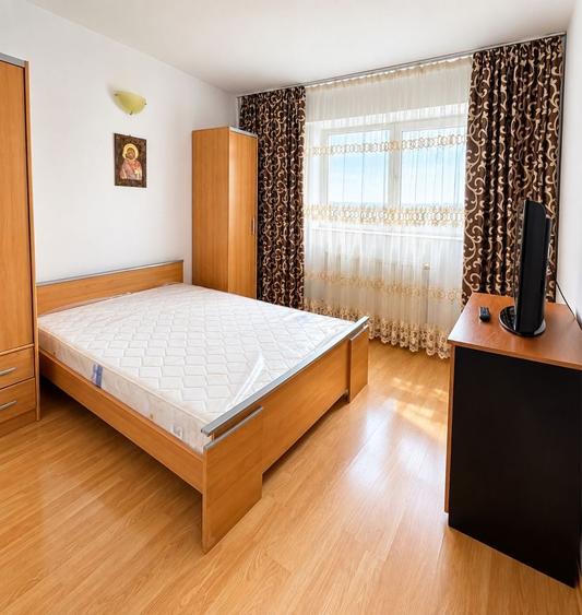 Apartament cu 3 camere decomandat în Republicii