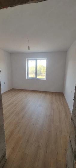 Casă cu Teren 500 Mp în Variaș