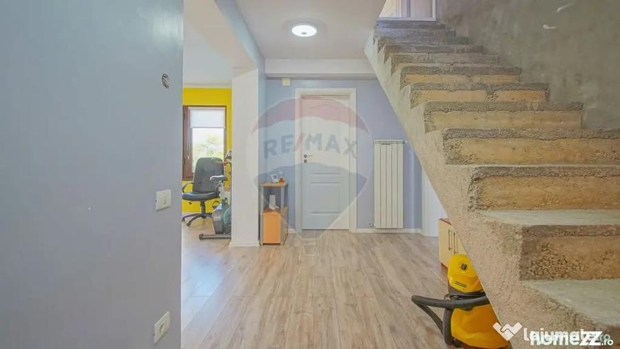Casă cu 4 camere cu Teren 534 Mp în IAR
