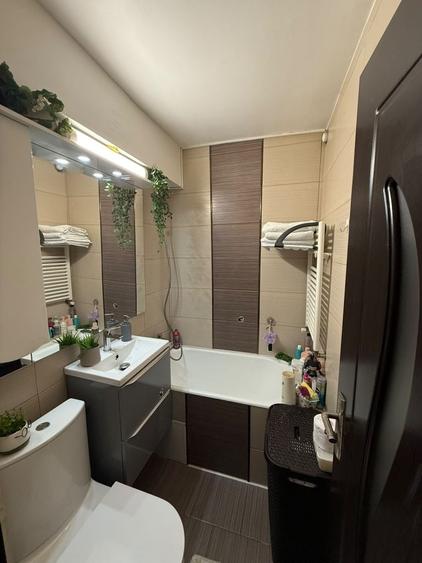 Apartament cu 2 camere semidecomandat în Obor