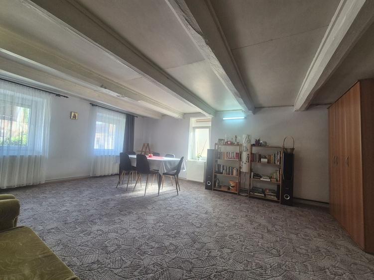 Casă individuală cu 3 camere cu Canalizare în Central