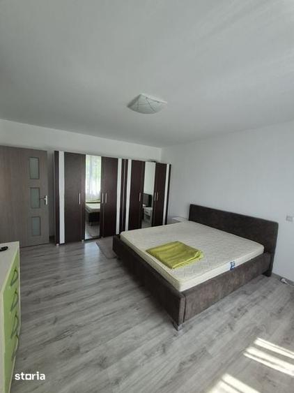 Apartament cu 4 camere decomandat în Bartolomeu