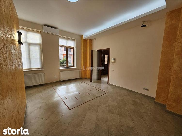 Casă cu 4 camere cu Teren 40 Mp în Cotroceni
