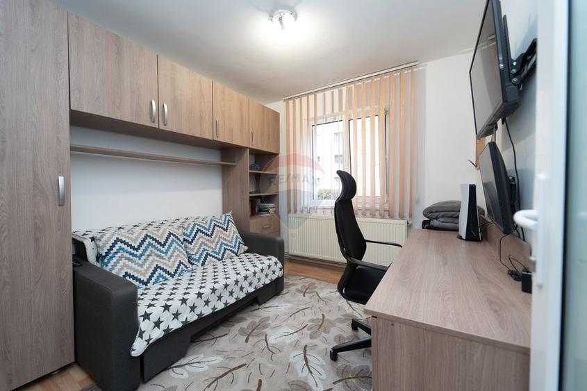Apartament cu 2 camere semidecomandat în Florilor