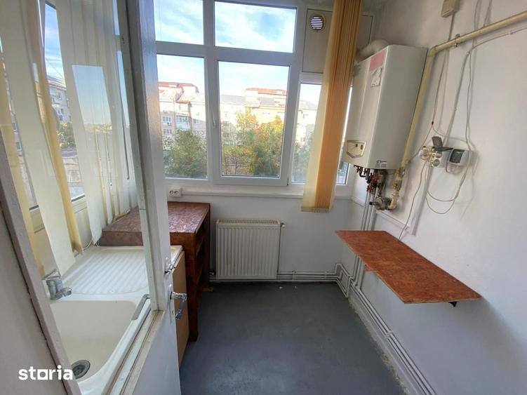 Garsonieră decomandată în Central