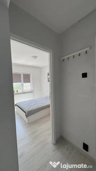 Apartament cu 2 camere semidecomandat în Berceni