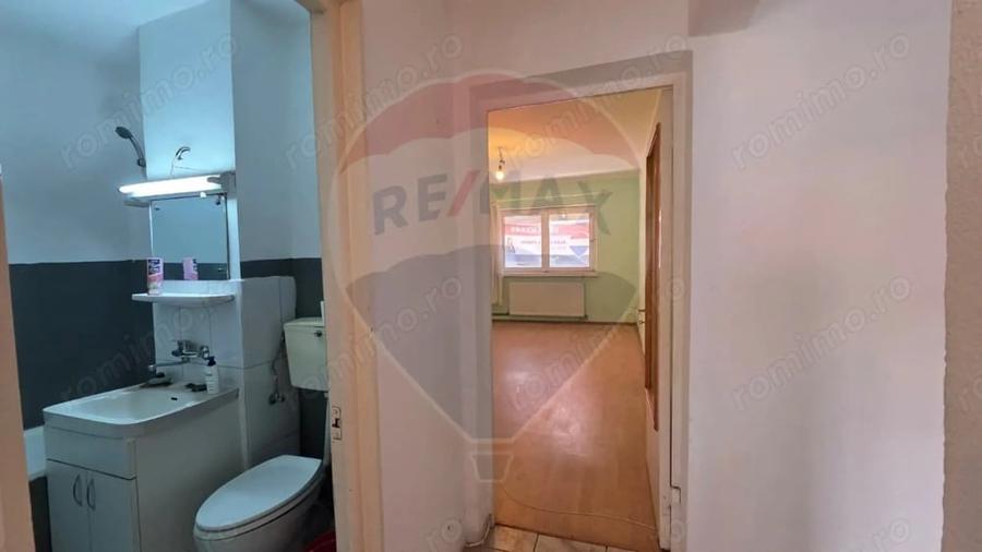 Apartament cu 2 camere decomandat în Vitrometan
