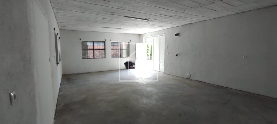 Casă individuală cu 4 camere cu Canalizare în Central