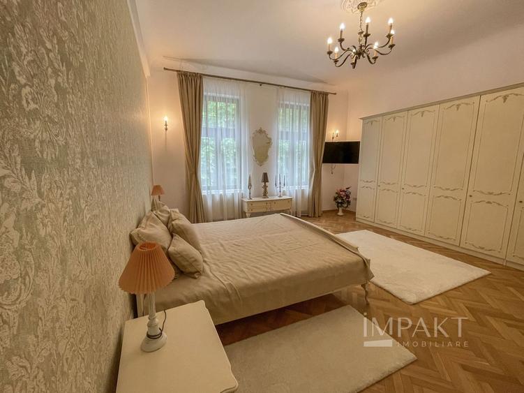 Apartament cu 3 camere semidecomandat, mobilat în Central