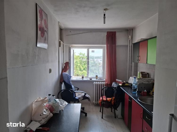 Apartament cu 2 camere semidecomandat, mobilat în Crângași
