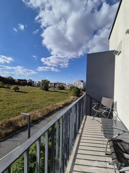Apartament cu 2 camere semidecomandat, mobilat în Bună Ziua
