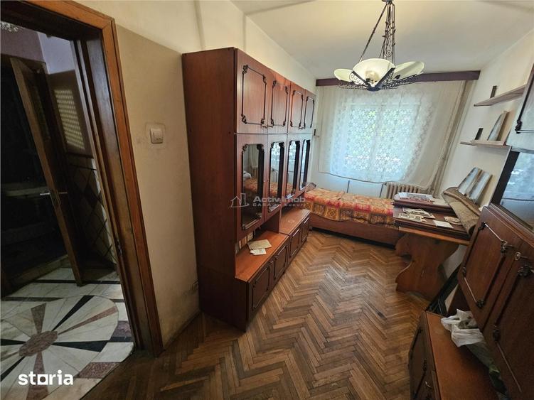 Apartament cu 3 camere semidecomandat, mobilat în Central