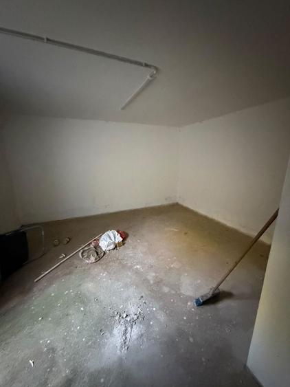 Casă individuală cu 5 camere cu Canalizare în Micești