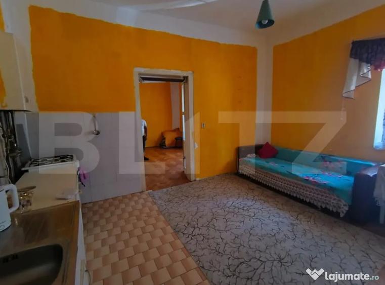 Casă cu 3 camere cu Teren 100 Mp în Central