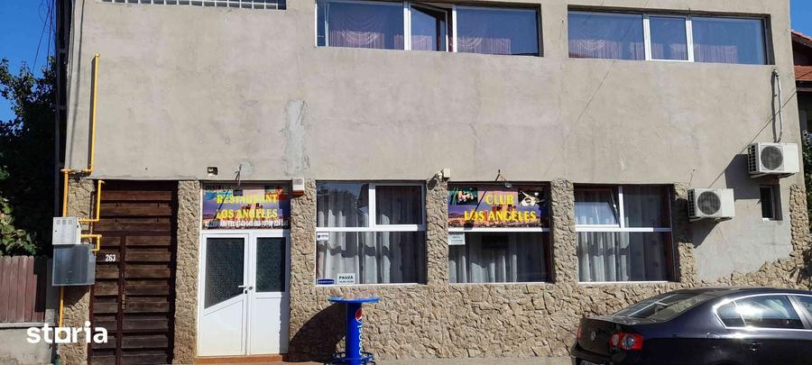 Casă cu 10 camere cu Teren 250 Mp în Central