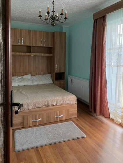 Apartament cu 3 camere decomandat în Exterior Vest
