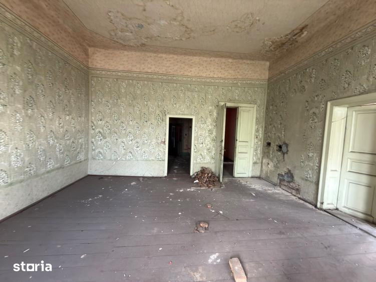 Apartament cu 5 camere în Traian
