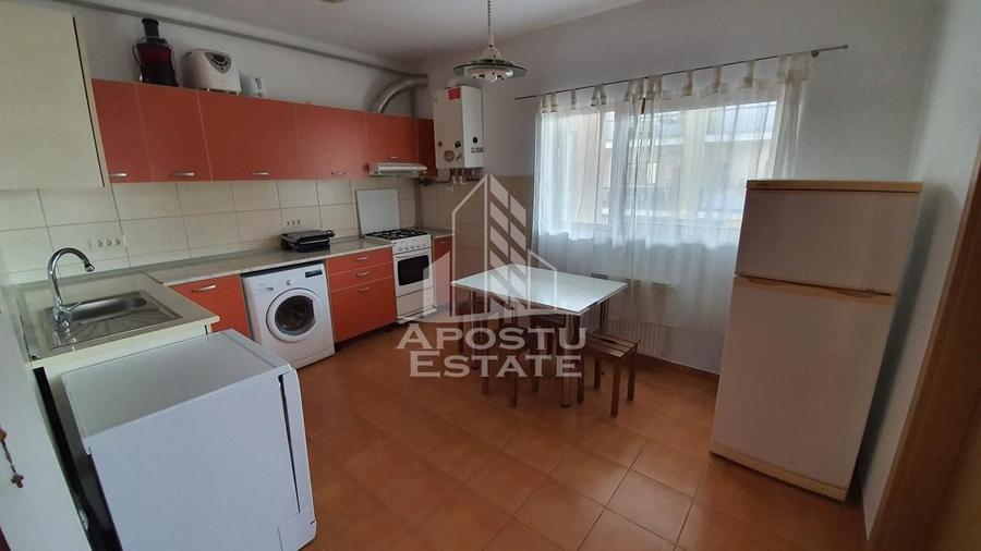 Apartament cu 3 camere semidecomandat, mobilat în Braytim