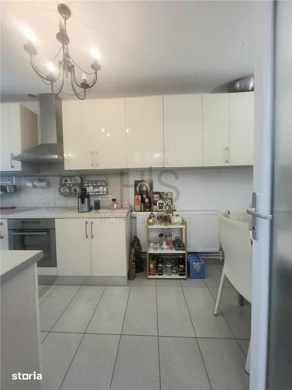Casă cu 3 camere cu Teren 240 Mp în Central