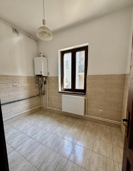Apartament cu 2 camere semidecomandat în Ultracentral