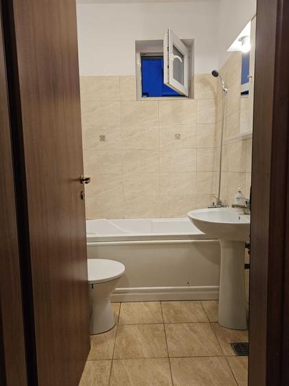Apartament cu 2 camere semidecomandat în Roșu