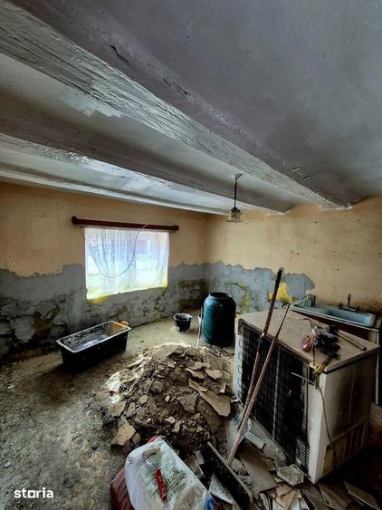 Casă cu 2 camere cu Teren 662 Mp în Bunești