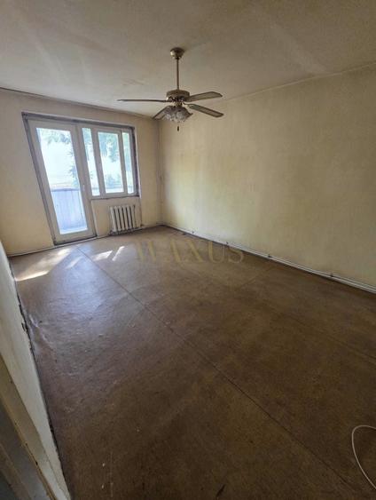 Apartament cu 4 camere decomandat în Sud