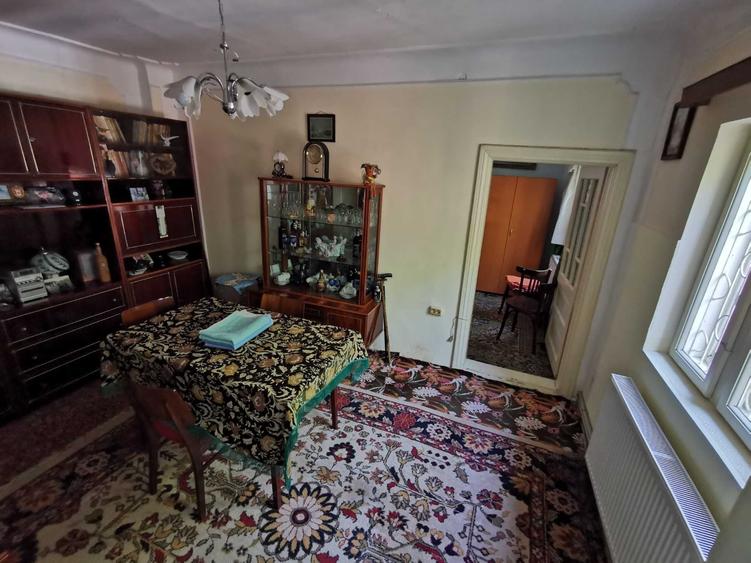 Casă cu 4 camere în Vidra