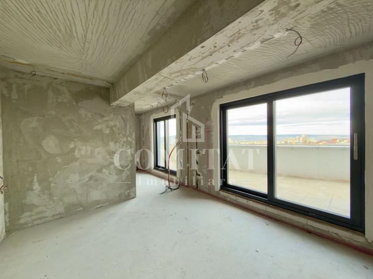 Apartament cu 4 camere semidecomandat în Zorilor