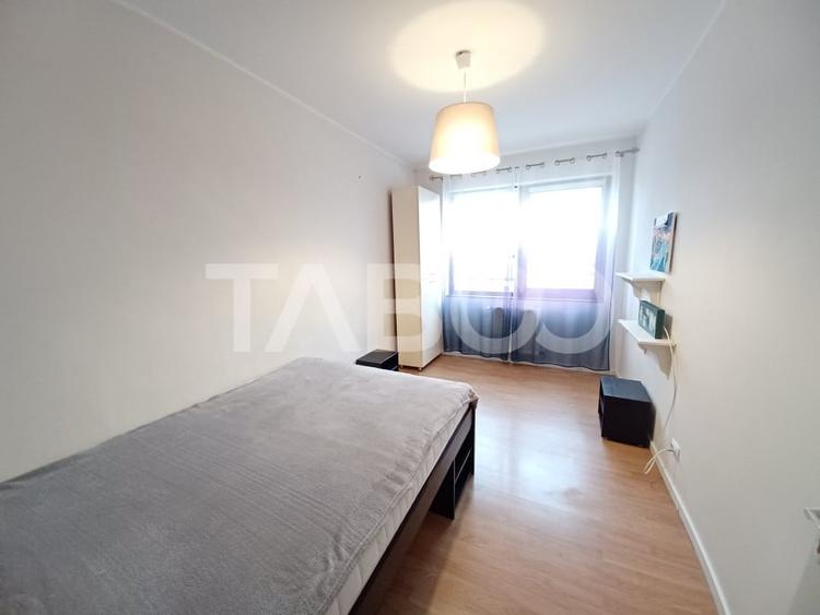 Apartament cu 3 camere decomandat, mobilat în Piața Cluj