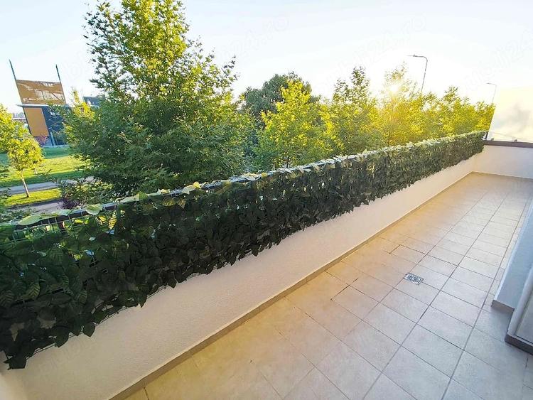 Apartament cu 2 camere decomandat în Tractorul