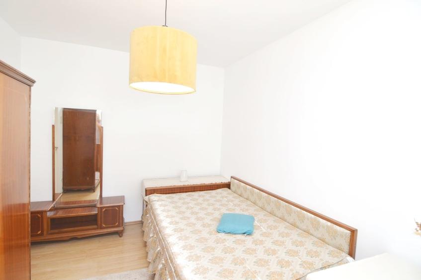 Apartament cu 2 camere decomandat în Lacul Tei