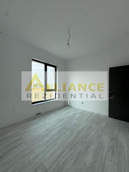 Casă individuală cu 4 camere decomandat cu Canalizare în Berceni