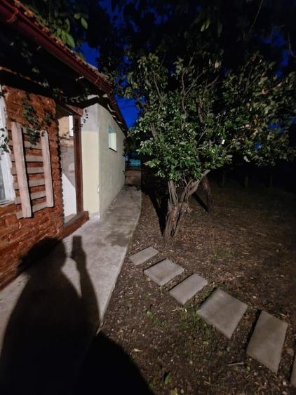 Casă cu 3 camere cu Teren 1000 Mp în Nuci