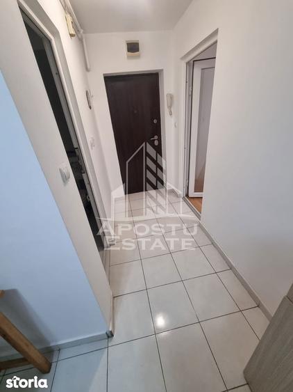 Apartament cu 1 camera de inchiriat, centrala propie, decomandat, zona - 4