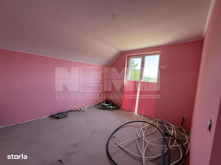Casă cu 4 camere decomandat în Central