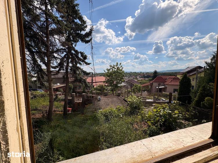 Casă cu 3 camere cu Canalizare în Central