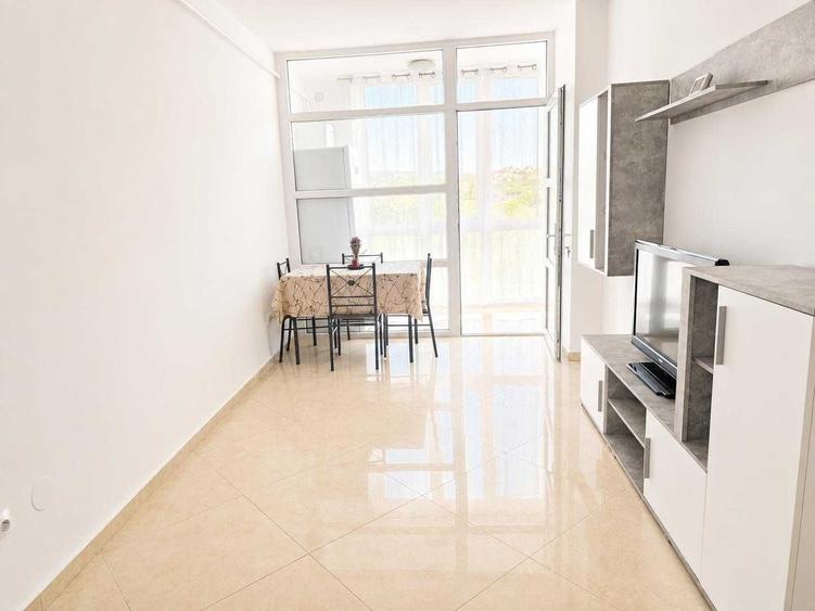 Apartament cu 2 camere decomandat în Exterior Vest